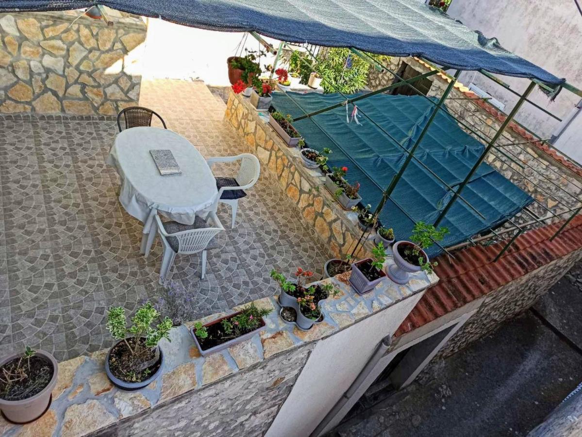 Apartment Baratula Murter Bagian luar foto