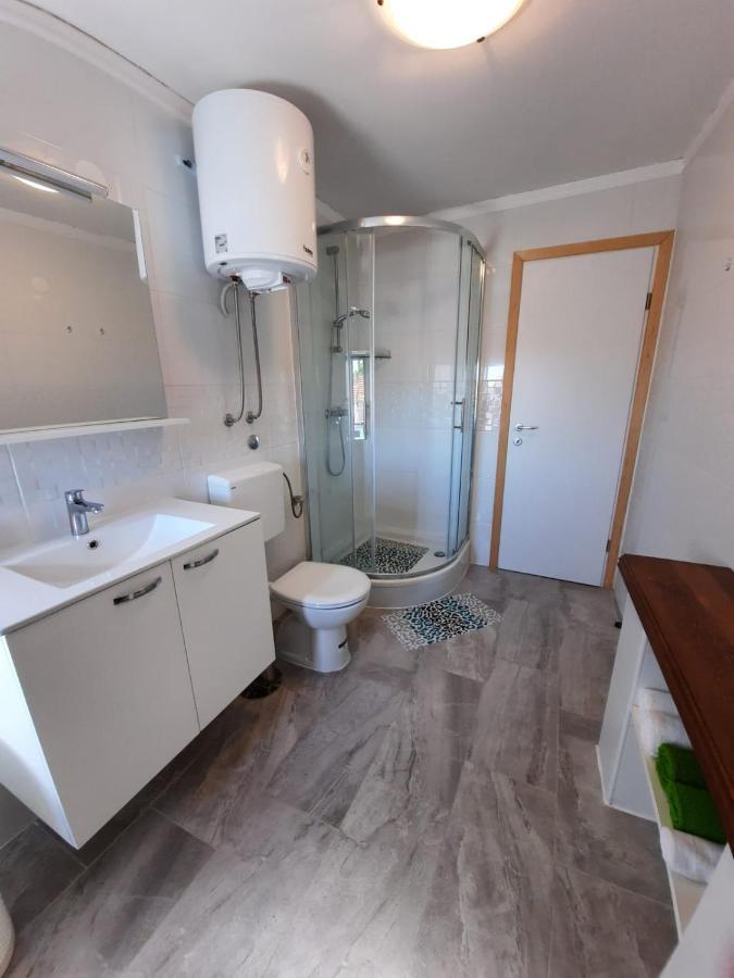 Apartment Baratula Murter Bagian luar foto