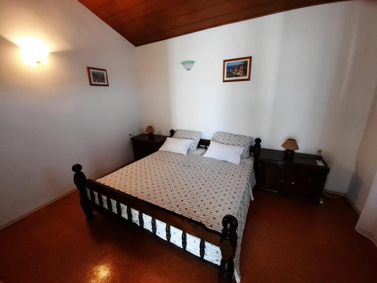 Apartment Baratula Murter Bagian luar foto