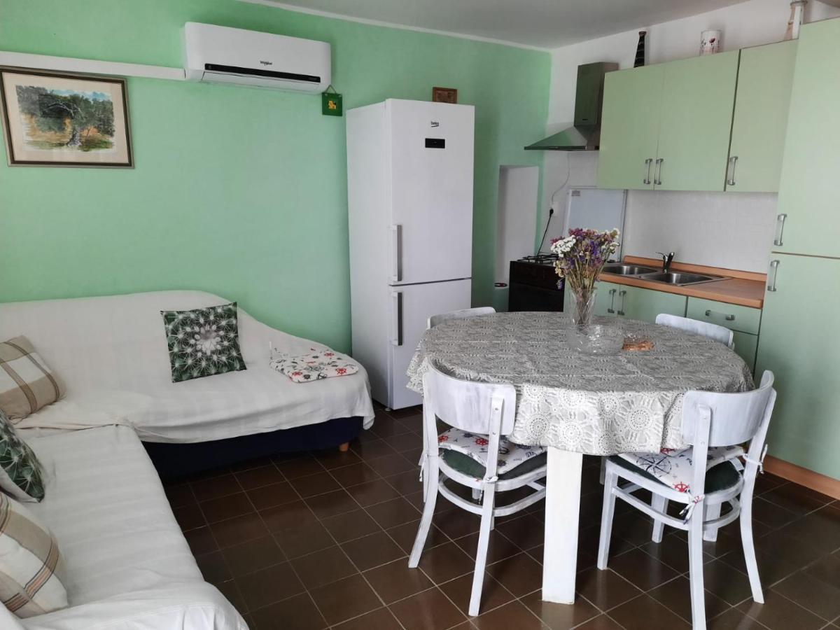 Apartment Baratula Murter Bagian luar foto