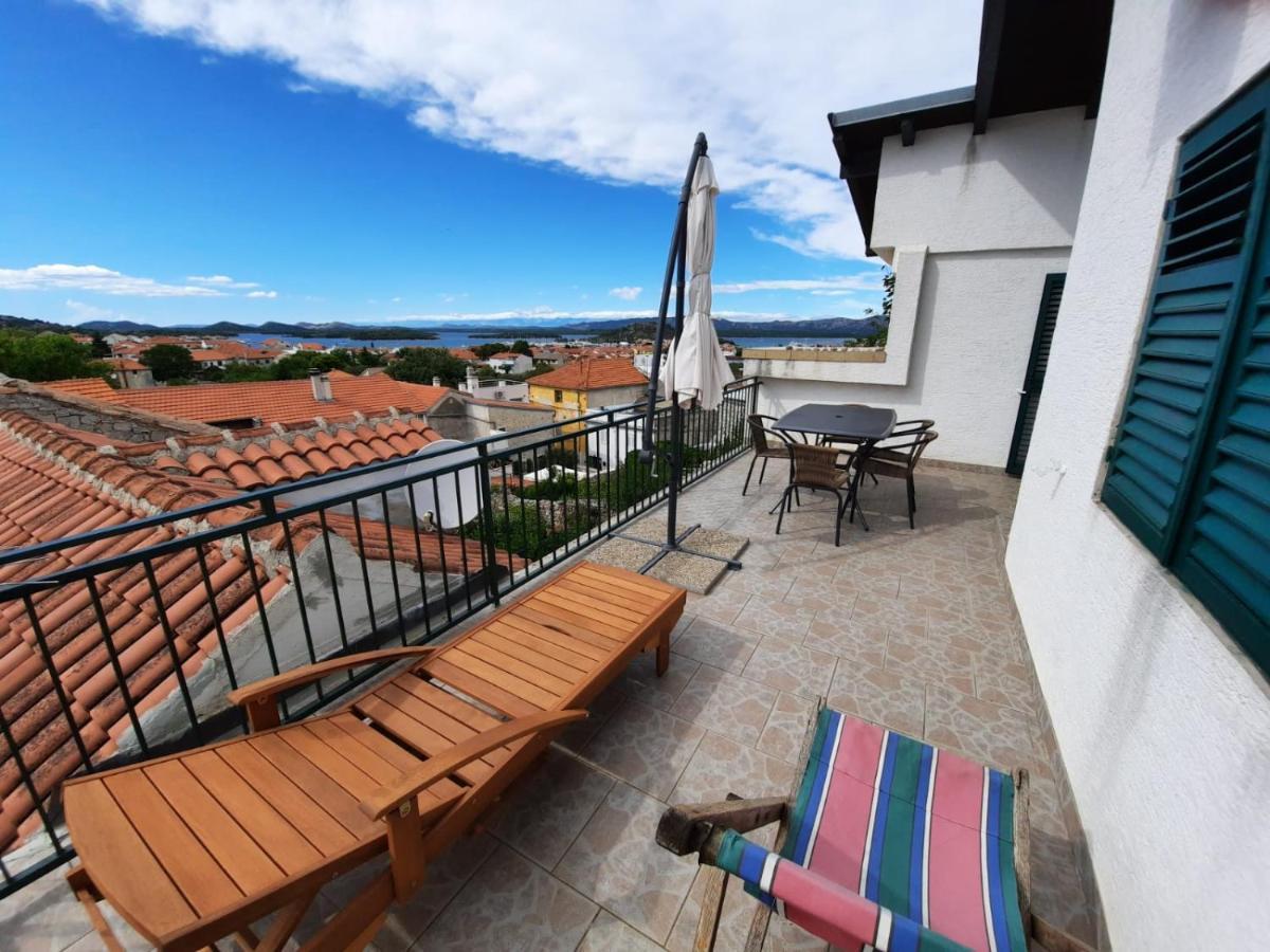 Apartment Baratula Murter Bagian luar foto
